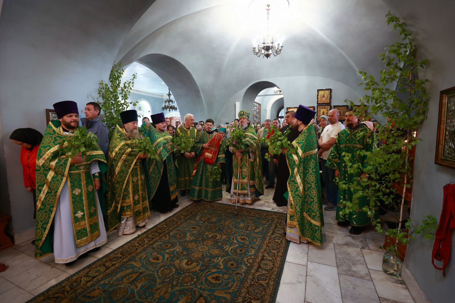 Великая вечерня с коленопреклоненными молитвами в Знаменском храме