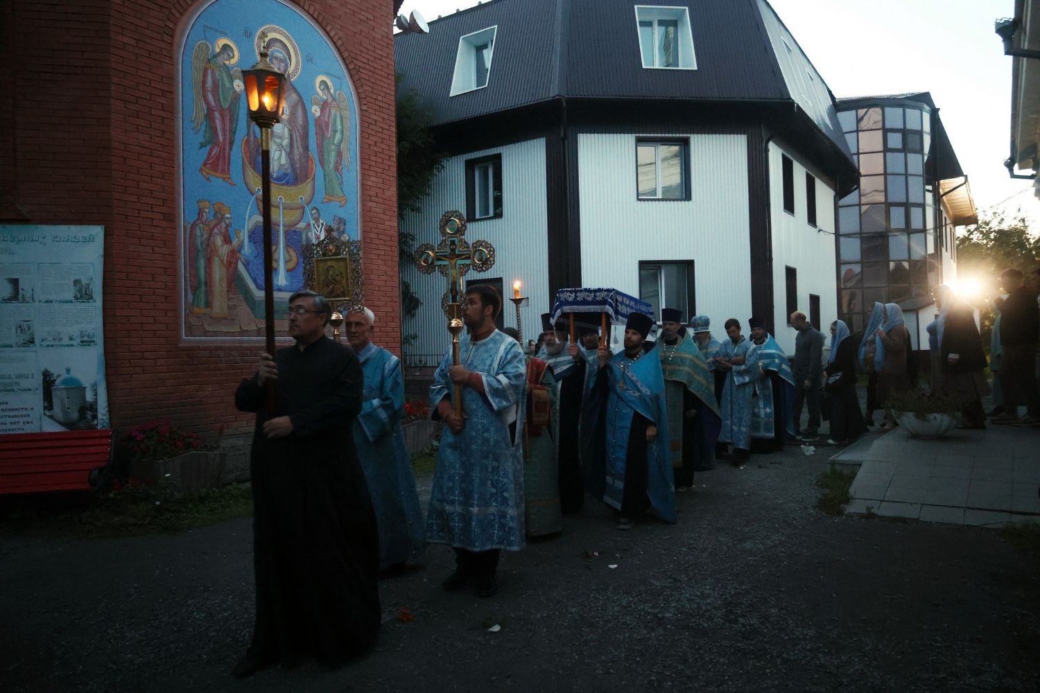 В Знаменском храме совершен чин погребения Пресвятой Богородицы